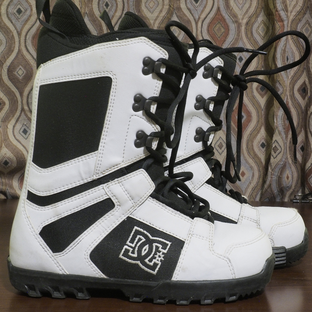 DC Snowboarding Boots
